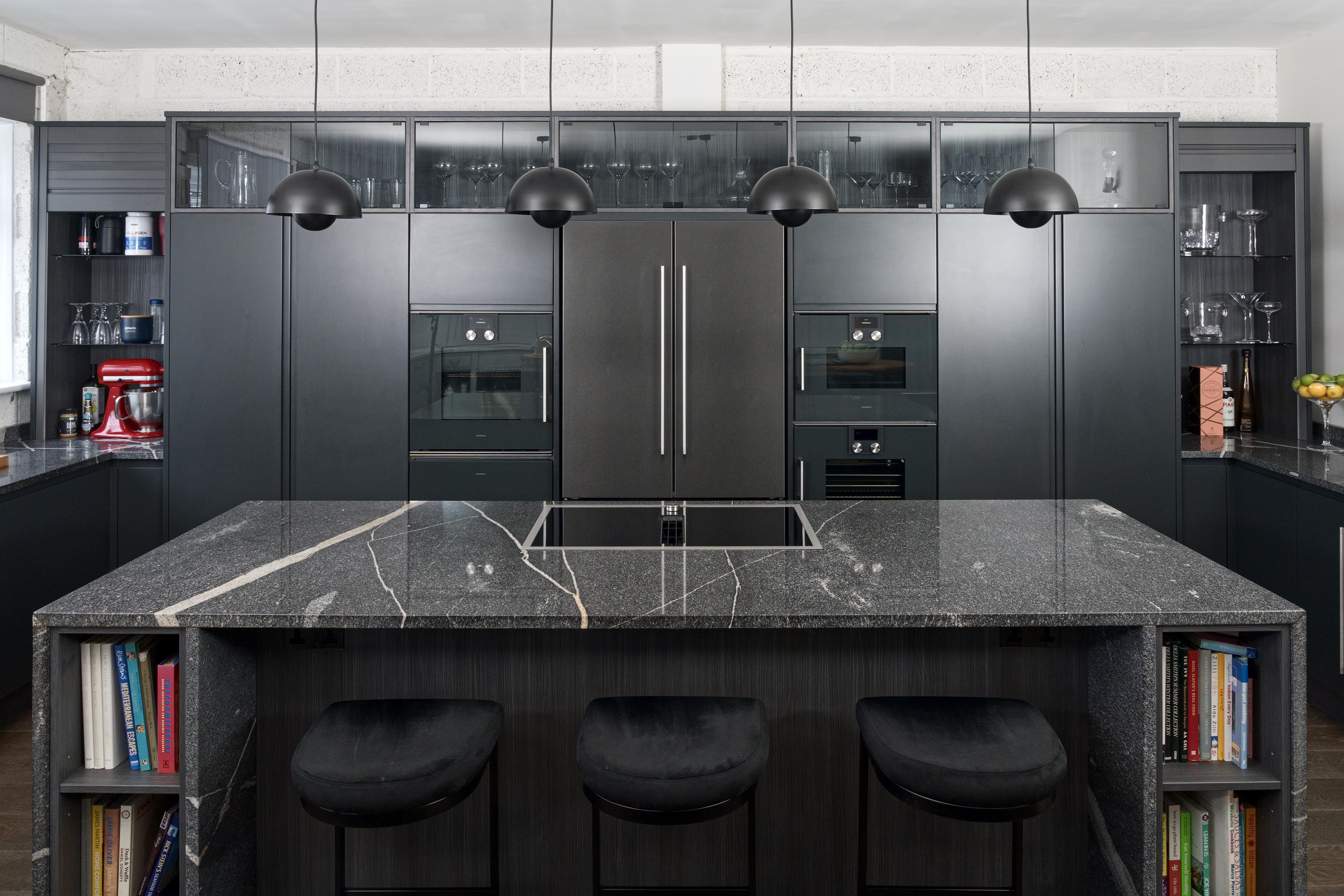 A contemporary bespoke kitchen from the Kingham design Studio CK collection.