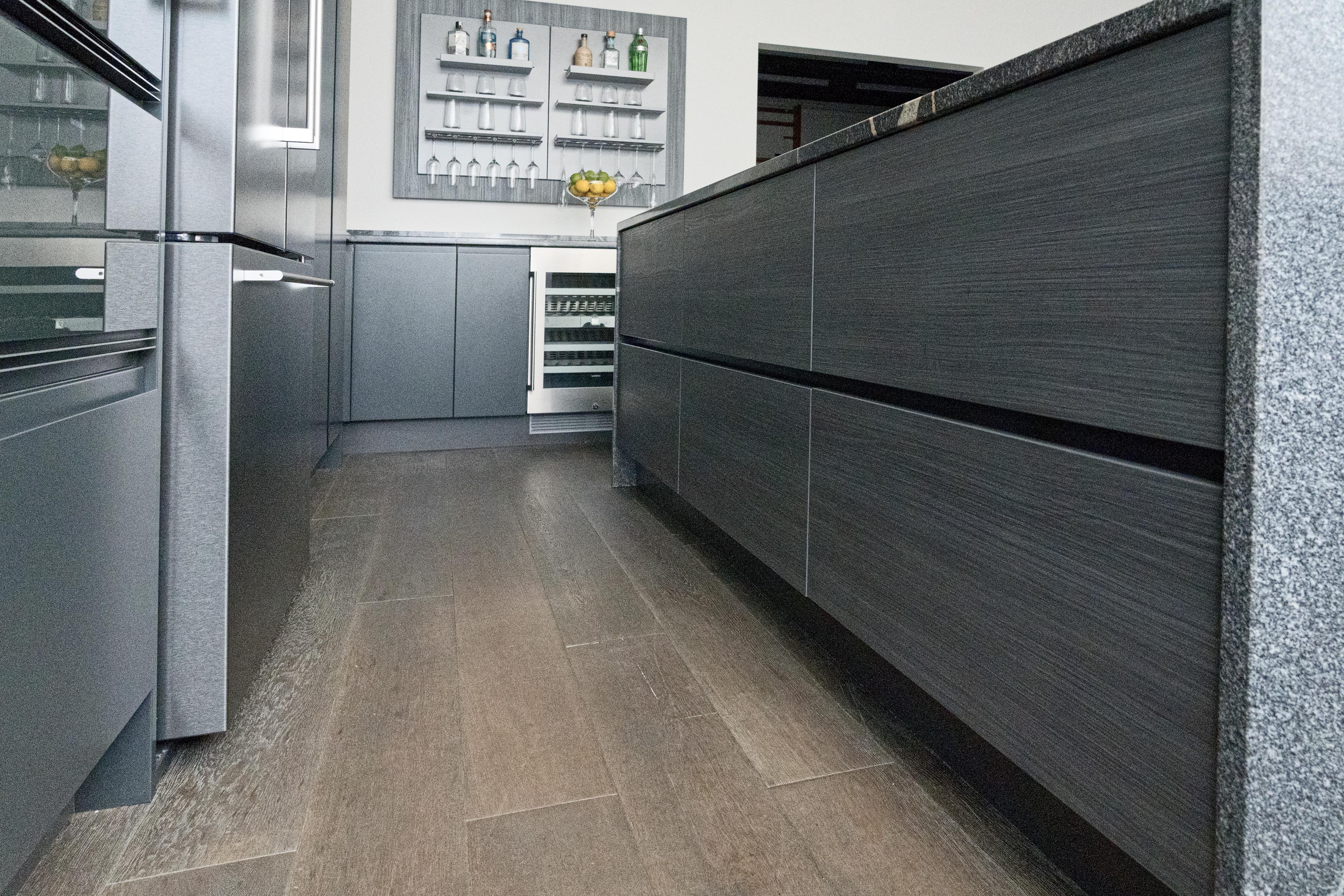 A contemporary bespoke kitchen from the Kingham design Studio CK collection.