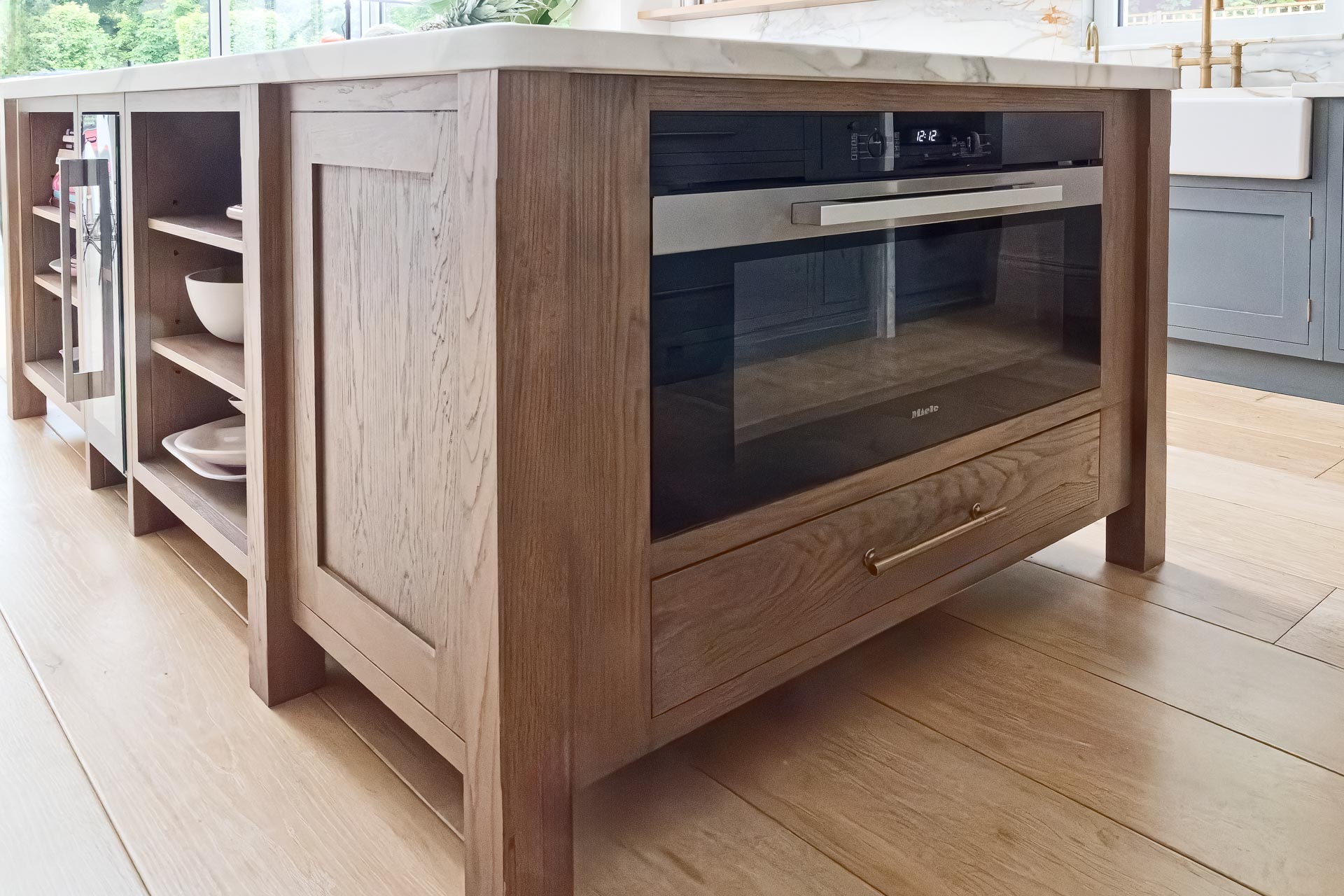 Traditional bespoke kitchen pantry North London alton hampshire guildford surrey shaker style luxury hand painted hand made miele fisher paykel armac martin farrow and ball quooker Calacatta Borgini marble